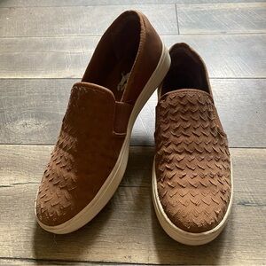 Söfft || Textured Leather Slip On Sneakers